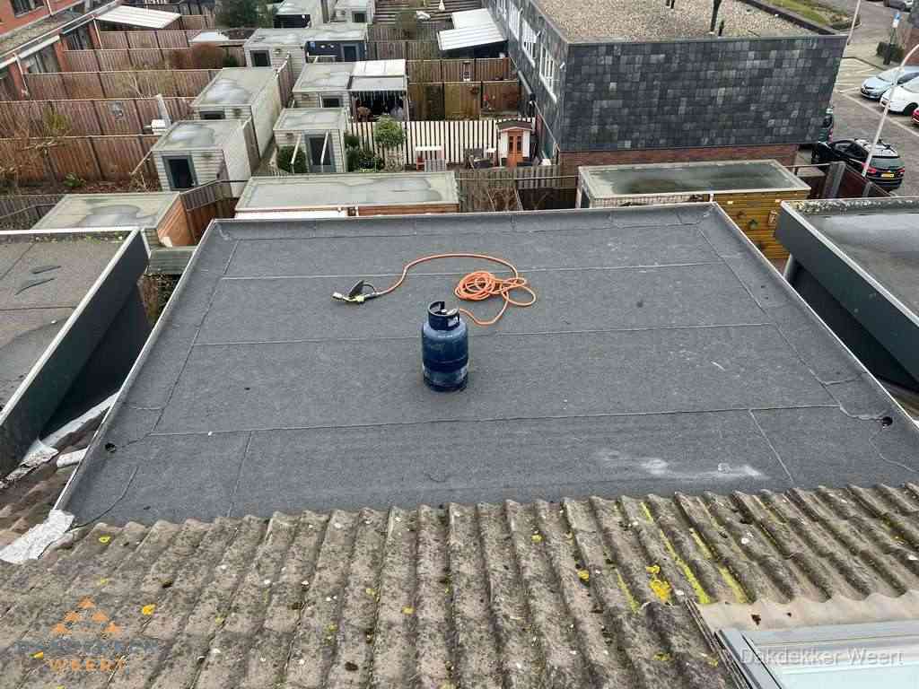 Dakreparatie plat dak met bitumen in Weert